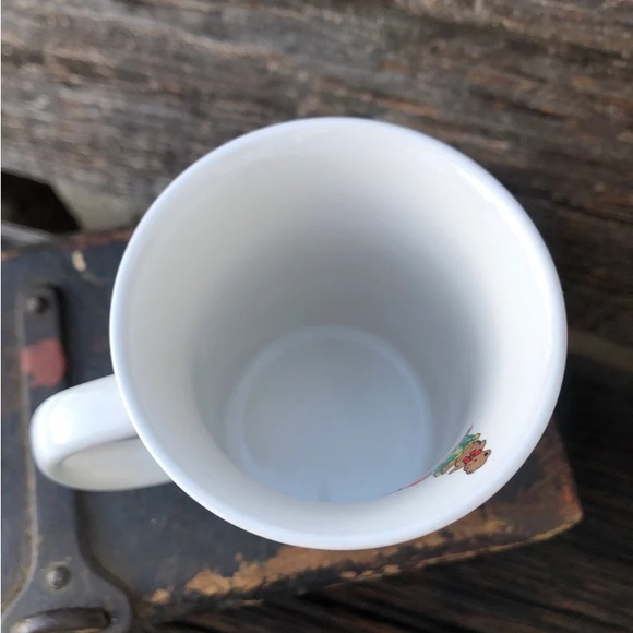 Santa coffee mug Handled ceramic cup 1990s by Potpourri Press “Santa with globe” - Picture 8 of 11